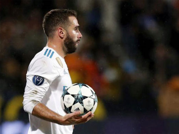 Real mất Carvajal ở trận gặp PSG vì tội tẩy thẻ
