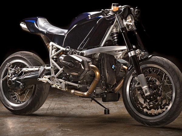 Sự trở lại hoành tráng của BMW R1200S huyền thoại