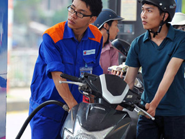 Xăng RON95 sắp hết thời 'âm thầm' tăng giá?