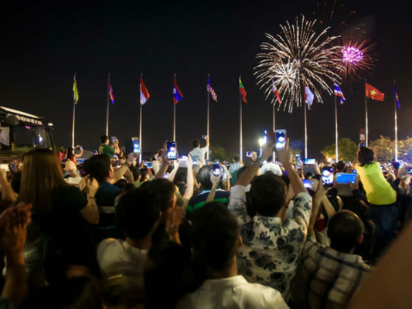 Bắn tiền tỉ lên trời!