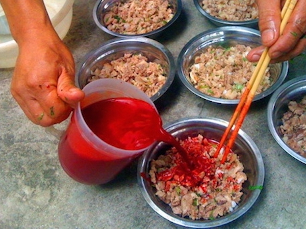 Bộ Y tế cảnh báo nguy cơ mất tết vì món tiết canh