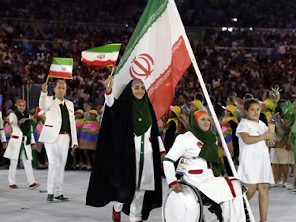 Iran tức giận vì vận động viên không được tặng điện thoại ở Olympic