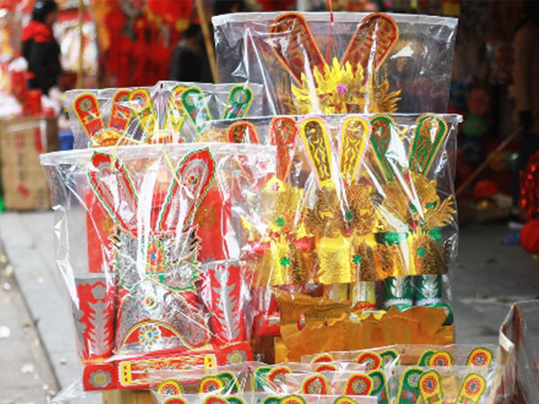Phố vàng mã bán hàng mỏi tay ngày ông Công, ông Táo