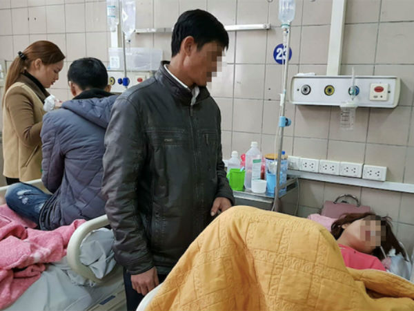 Uống rượu cổ vũ U23 Việt Nam, quý ông nhập viện cấp cứu