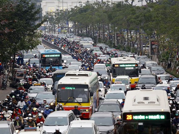 Đi lại dịp Tết: CSGT lo 'vỡ trận', khách sợ bị nhồi nhét