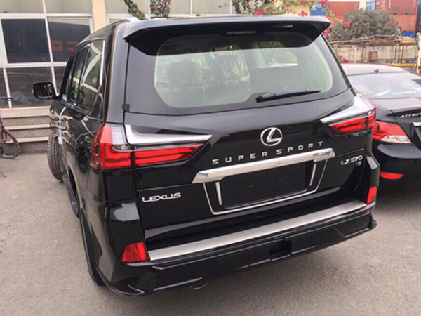 Lexus LX570 Super Sport 2018 đầu tiên về Việt Nam đón Tết