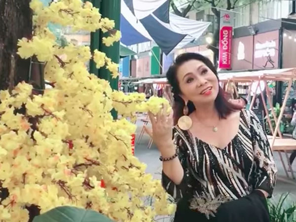 NSND Bạch Tuyết ca vọng cổ hit 'Người lạ ơi': Hay tới mức quên luôn bản gốc!