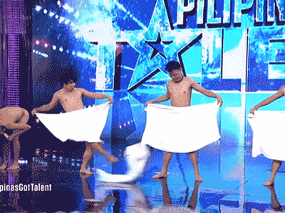 4 chàng trai gây sốc khi khỏa thân, quấn độc 1 chiếc khăn tắm trên sân khấu 'Got Talent'