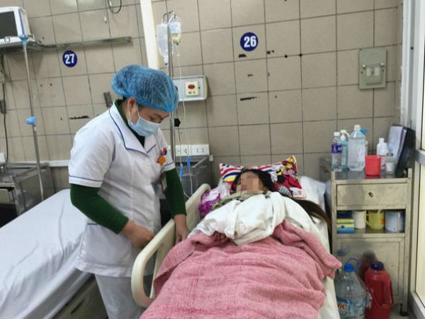 Chồng suốt ngày đi tất niên say xỉn, vợ khuyên không được lấy rượu ra uống và cái kết 'đắng'