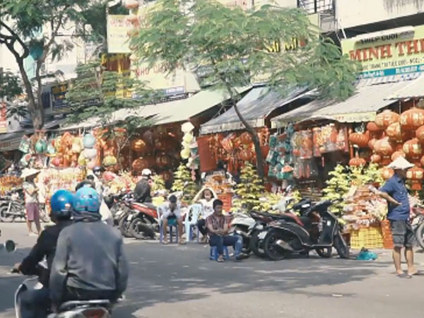 Video: 3 khu chợ Tết sầm uất giữa lòng Sài Gòn
