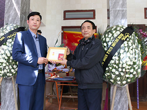 Nam sinh quên mình cứu ba mẹ con sẽ được trao bằng tốt nghiệp danh dự