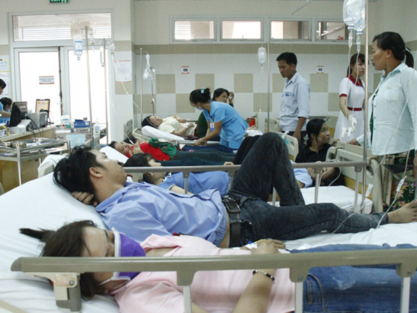 Hàng trăm công nhân nghi ngộ độc thực phẩm trước ngày nghỉ tết
