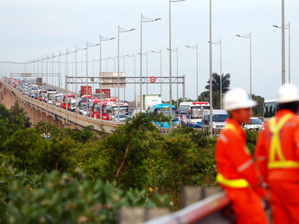 Kẹt trên 500m, không cho xe vào đường cao tốc