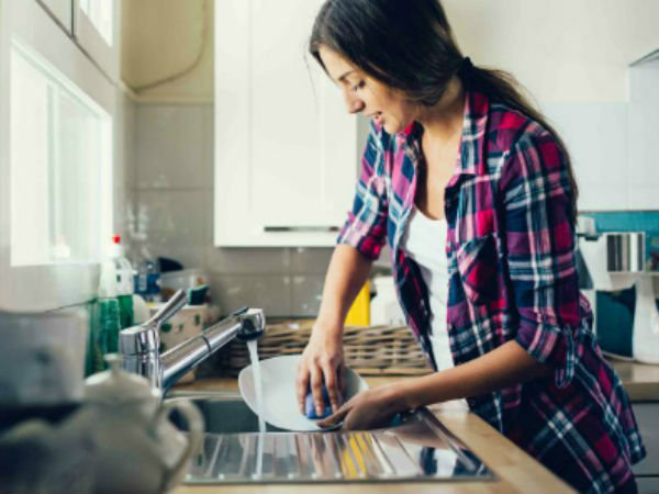 Nỗi buồn khó nói của những người đi giúp việc nhà ngày Tết