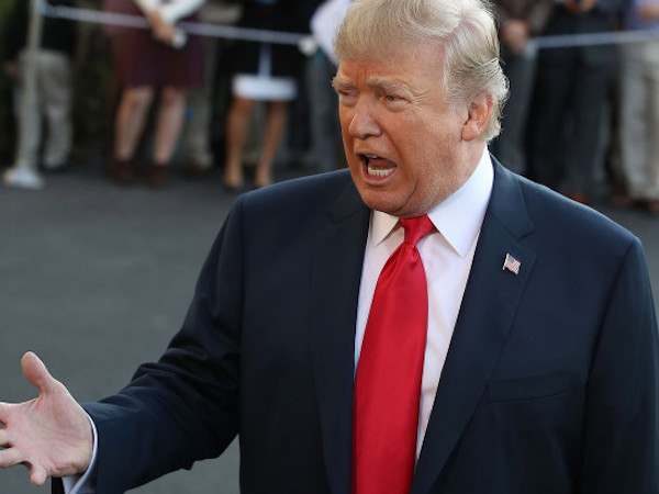 'Trump sốc khi hay tin trợ lý bạo hành vợ cũ'