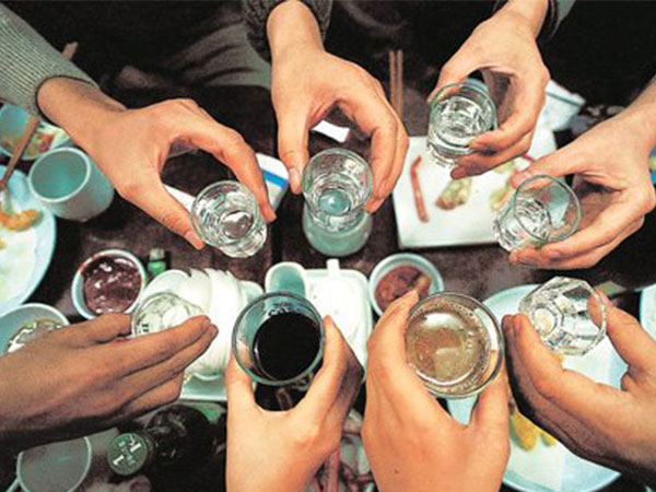 Điều gì xảy ra với cơ thể sau 60 phút uống rượu?