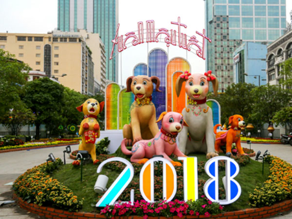 Gần 1.000 người giữ an ninh đường hoa Nguyễn Huệ