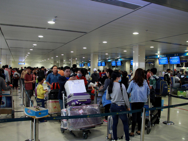Khách qua sân bay Tân Sơn Nhất đạt 'kỷ lục' trong dịp Tết Mậu Tuất 2018
