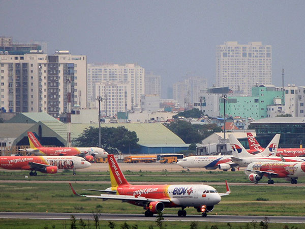Hàng loạt chuyến bay không thể cất hạ cánh