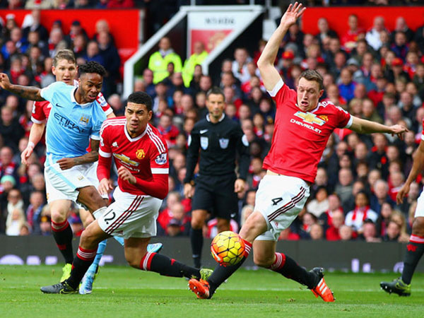 Nản lòng với Jones – Smalling, Mourinho quyết làm cách mạng hàng thủ M.U