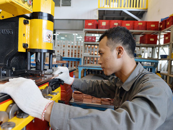 Làm việc ngày Tết, hưởng lương gấp 4 lần ngày thường