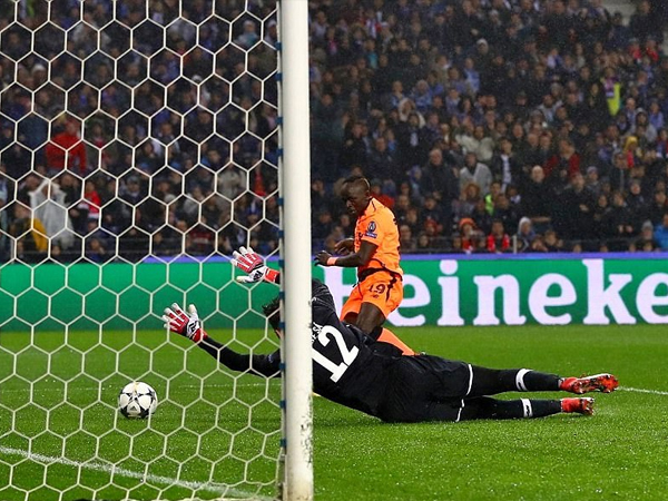 Mane ghi hat-trick, Liverpool đè bẹp Porto trên sân khách