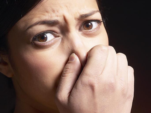 Cách đơn giản loại bỏ mùi rượu trong hơi thở
