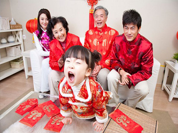 'Muối mặt' với khách vì bao lì xì của con