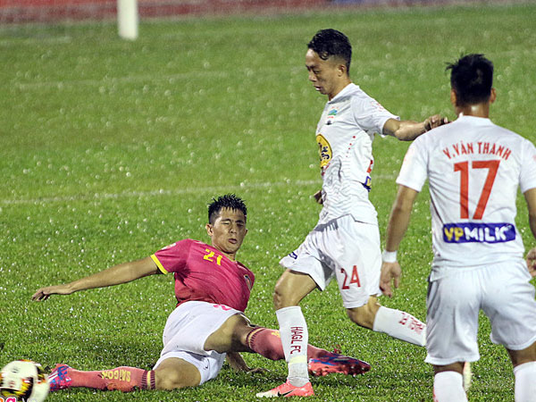Trung vệ U23 Việt Nam về khoác áo đội bóng bầu Hiển