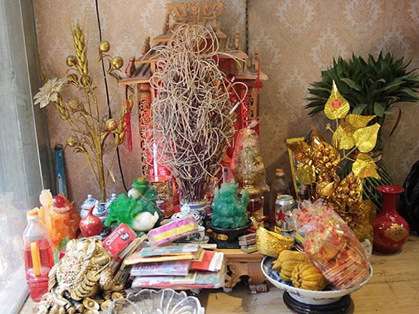 Bàn thờ Thần tài cứ đặt kiểu này, bảo sao ngày Vía thần tài cầu mãi không có lộc