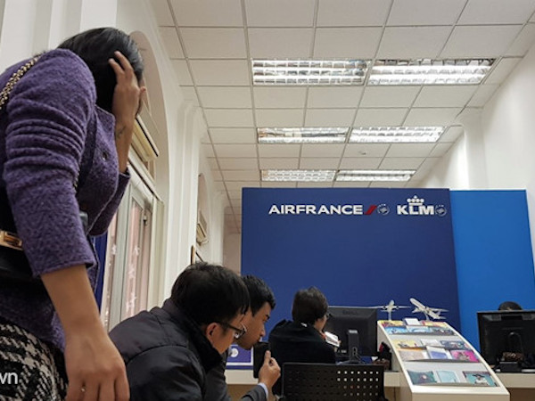 Khách bay bị Air France đơn phương hủy vé: Chúng tôi gần như mất Tết