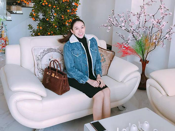 Lộ vòng 2 to bất thường, Lê Hà The Face dính tin đồn đang mang thai