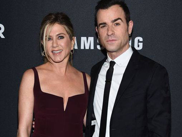 Rộ thông tin Jennifer Aniston chưa từng đăng ký kết hôn với chồng cũ