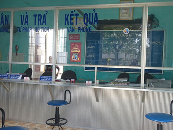 UBND phường 'vắng như chùa Bà Đanh' ngày đầu làm việc sau Tết