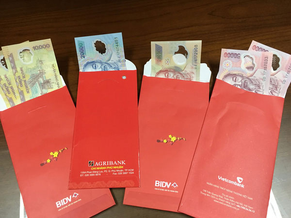 Đầu năm 'chạy sô' săn lì xì của ngân hàng