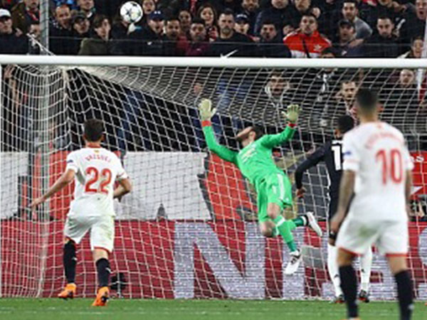 Lampard: 'De Gea gieo rắc nỗi sợ cho tiền đạo'