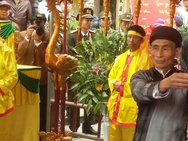 Lễ hội Minh thề: Chỉ có trưởng, phó thôn thề không tham nhũng
