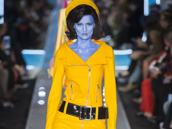 Bỗng dưng cả loạt chân dài 'Điện Máy Xanh' xuất hiện trong show diễn mới của Moschino