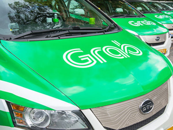 Khách tố mất 10 triệu trên xe Grab, tài xế chặn số, nói không lấy