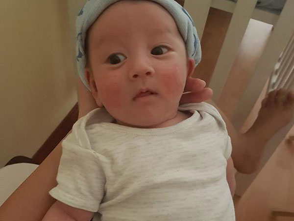 Lần đầu lộ rõ ảnh cận mặt con trai kháu khỉnh của Trang Khiếu