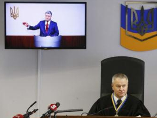 Phiên xử ông Yanukovych: Tổng thống Poroshenko kể tội Nga