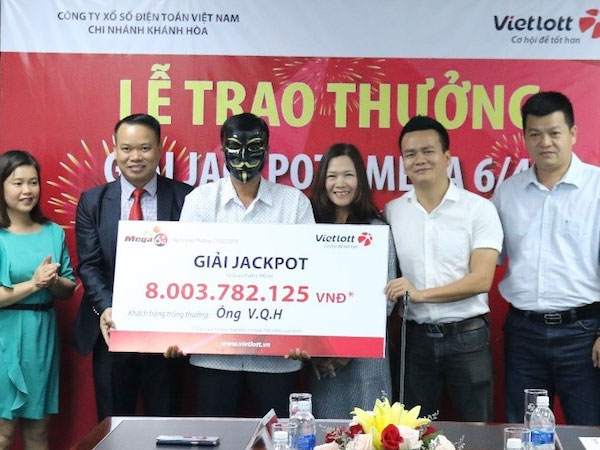 Trúng jackpot 'khủng' nhờ lộc từ… người ông quá cố