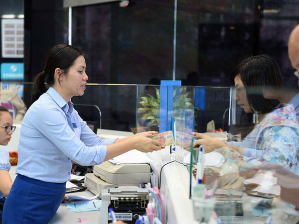 Làm gì để tránh rủi ro khi gửi tiền ngân hàng?