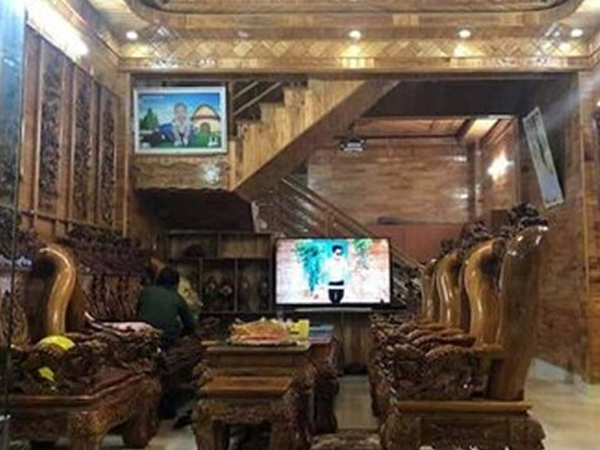 ‘Nhà gỗ tiền tỷ’ của cán bộ kiểm lâm Lai Châu: 'Tất cả là nhờ vợ hết đấy'