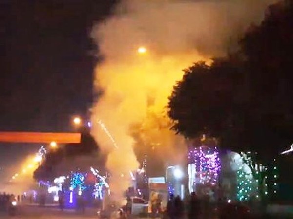 Hàng trăm người đốt pháo đêm giao thừa sẽ bị xử phạt