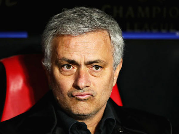 Nóng đại chiến MU vs Chelsea: Mourinho tuyên bố dậy sóng, Hazard lo