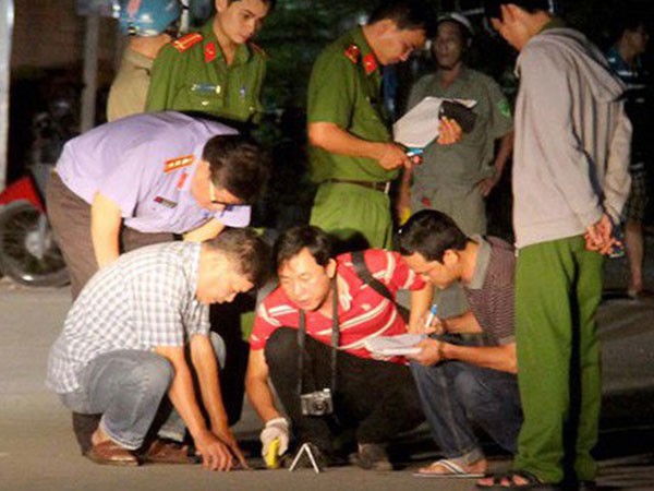 Thanh niên 18 tuổi cùng cha đi đòi nợ bị đâm chết ngày đầu năm mới