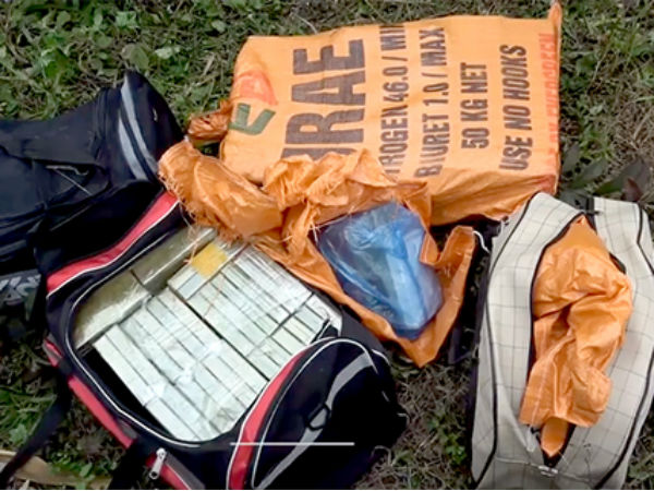 50 cảnh sát bao vây, truy đuổi hai kẻ vận chuyển 288 bánh heroin