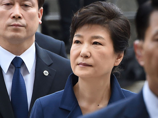 Cựu tổng thống Park Geun Hye đối mặt án 30 năm tù