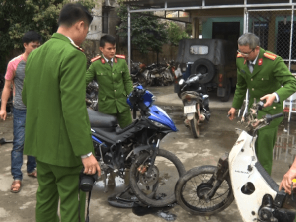 Đập phá bệnh viện vì không tin bạn tử vong do tai nạn giao thông